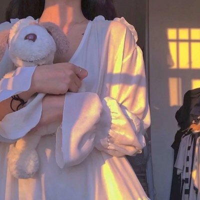 捷运上的女孩